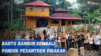 Bangun kembali pesantren yang Hangus Dibakar