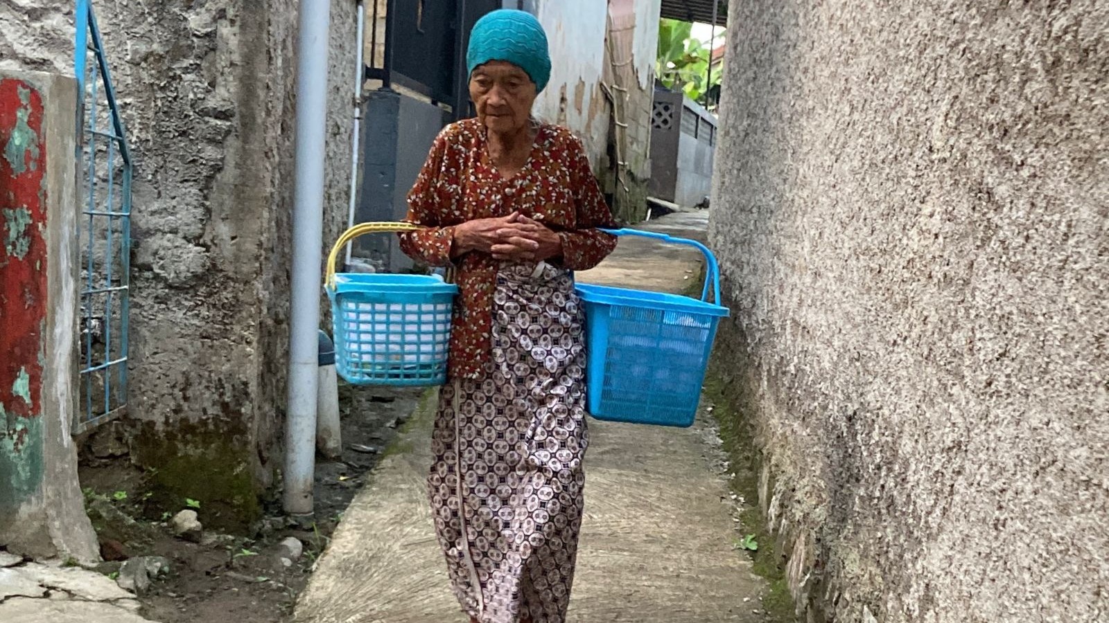 Perjuangan Nenek Sebatang Kara yang Kesepian - 21296