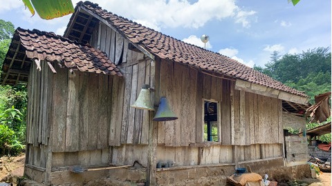 Bantu Renovasi Masjid Tak Layak di Pelosok Jember