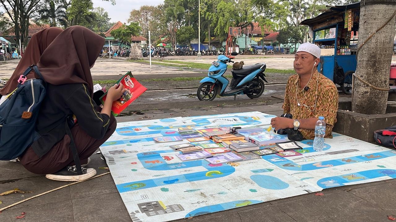 Berjuang Dan Bertahan Hidup Dengan Satu Tangannya - 21214