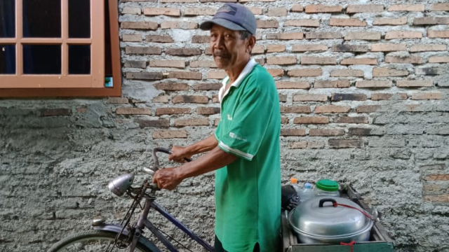 Sepeda Motor Gerobak untuk Jualan Pak Panut - 8267