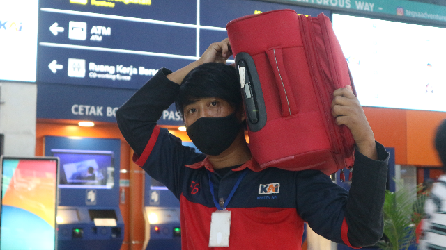 THR Pejuang Nafkah Porter - 12543