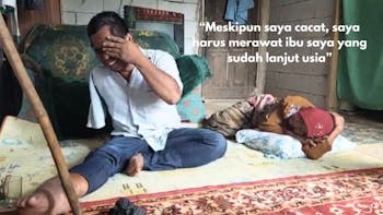 Sedih Walaupun cacat pa Dede harus mengurus ibunya