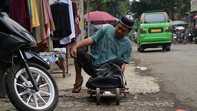 Setiap Dorongan Roda Adalah Perjuangan Bertahan Hidup - 21376