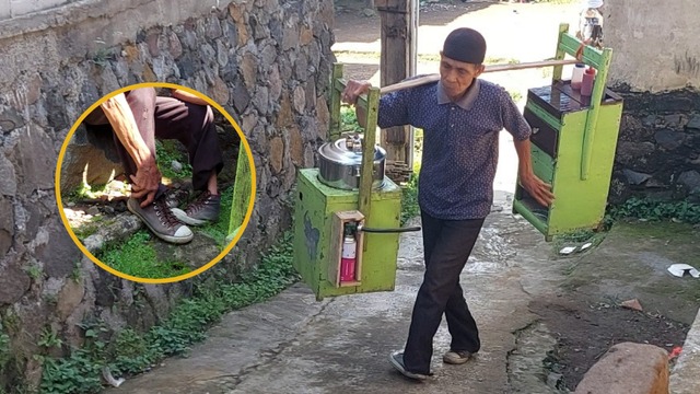 Bantu Lansia Kaki Bengkok Penjual Cilok Keliling - 20892