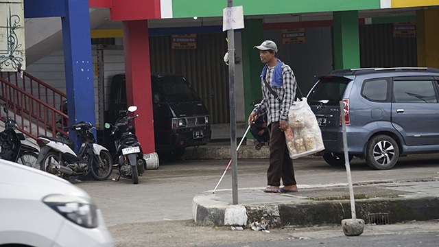 Dalam Gelap Ijudin Bertahan Menjaga Masa Depan Anak - 23381