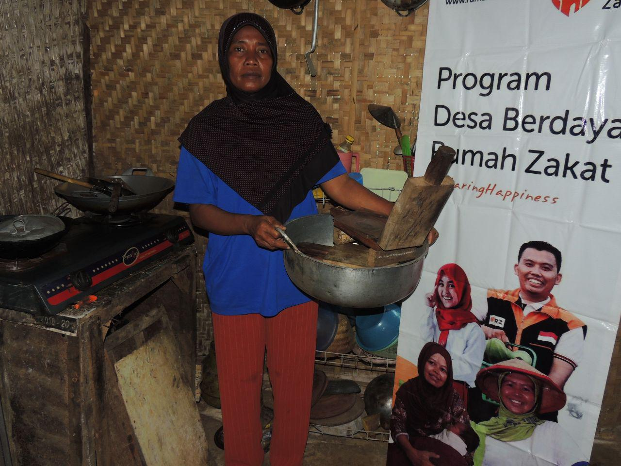 Berjualan Kerupuk Nasi, Bu Sahriyani Ingin Mandiri - 1156