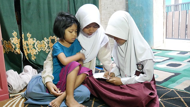 Perjuangan Remaja 17 Tahun Penopang Hidup Kedua Adiknya - 21718