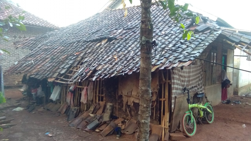 Dalam Keterbatasan Ibu Hawariyah Besarkan 7 Anak Seorang Diri - 1541