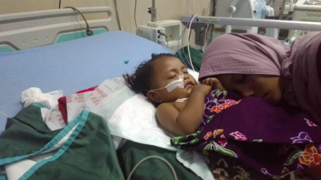 Raisya Anak Pedagang Kaki Lima Ingin Sembuh - 9535