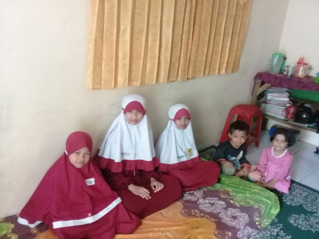 2 Tahun Menunggak, 3 Bersaudara Terancam Putus Sekolah - 990