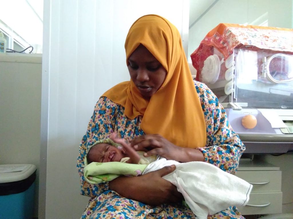 Akram dalam pelukan Ibunda