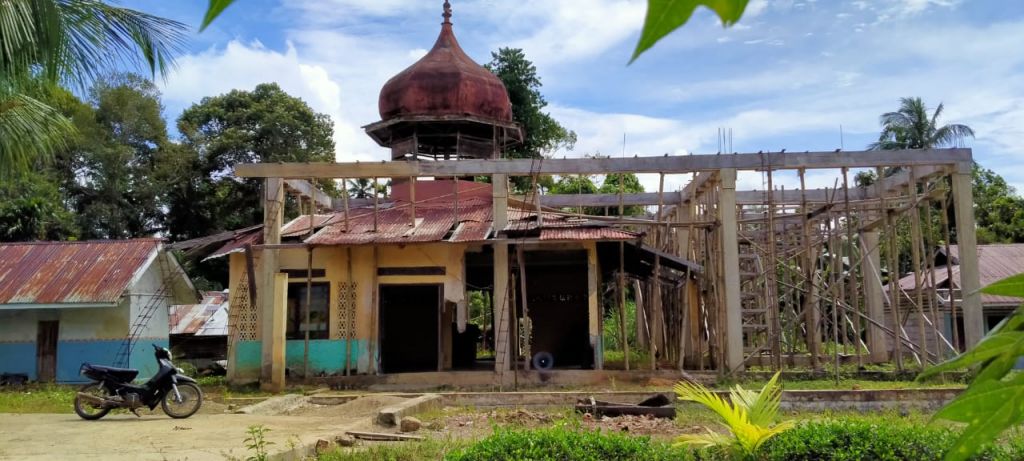 Sharing Happiness Selamatkan Masjid Satu Satunya Di Pelosok Mentawai